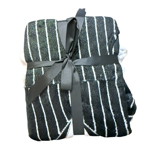 Disney Jack Skellington Minky Hoodie- NWT XS/S - Picture 3 of 6